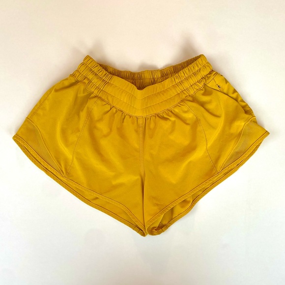 💛🍯Lululemon Hotty Hot Shorts 2.5”🍯💛 - Picture 4 of 12